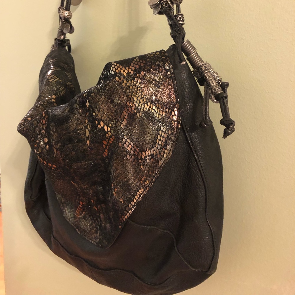 TYLIE MALIBU BLK LEATHER CROSSBODY bag